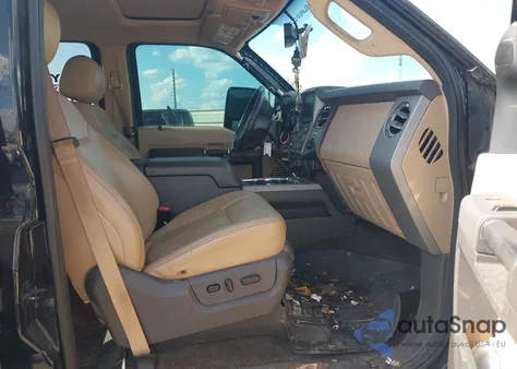 2016 Ford F-250 Lariat z USA, uszkodzony, nr VIN 1FT7W2BT9GEB47771